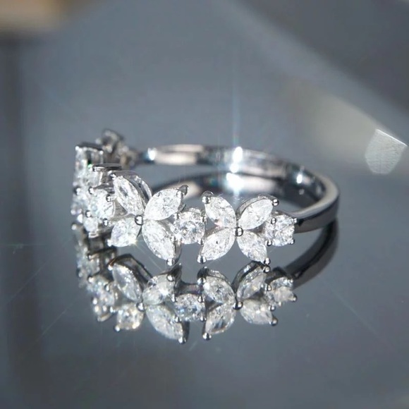 New 925 Silver Many Dainty Flower Diamond Ring - Picture 4 of 5